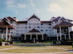 <div><b>Dusit Inn</b>, Balikpapan, located at the beach.&nbsp;<span style="font-size: 10pt;">7-floor reinforced concrete building</span></div>